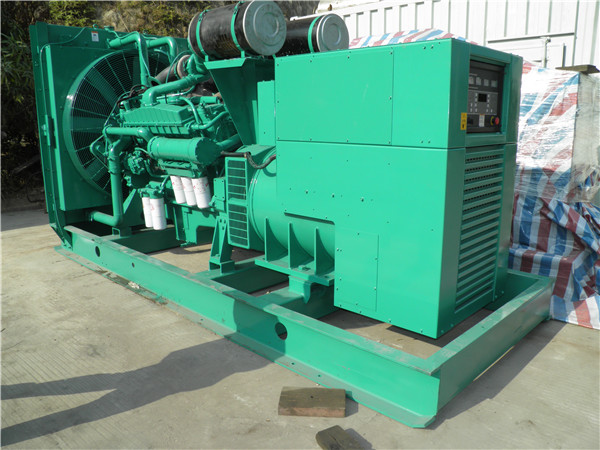 金凤出租发电机 发电机组厂家：柴油发电机组的控制屏的作用是什么？