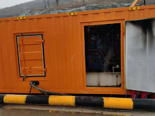 金凤出租发电机-船用柴油发电机的工作原理是怎么样的？