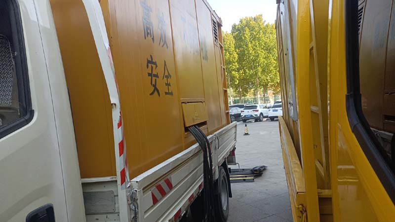 金凤如何判断柴油发电机组和UPS电源的切换时间是否符合要求？
