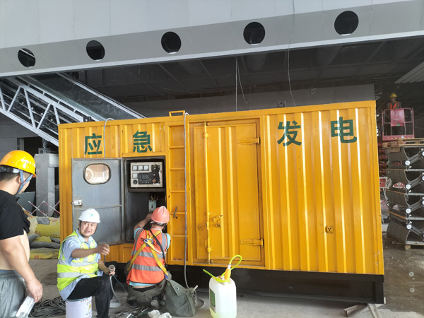 金凤怎样判断空气滤清器是否需要更换？