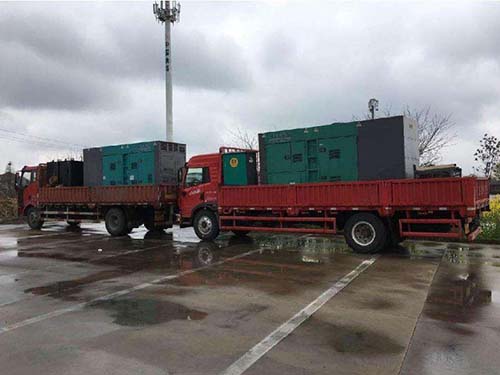 金凤涂抹密封胶后，需要等待多长时间才能安装水冷式机油散热器密封件？